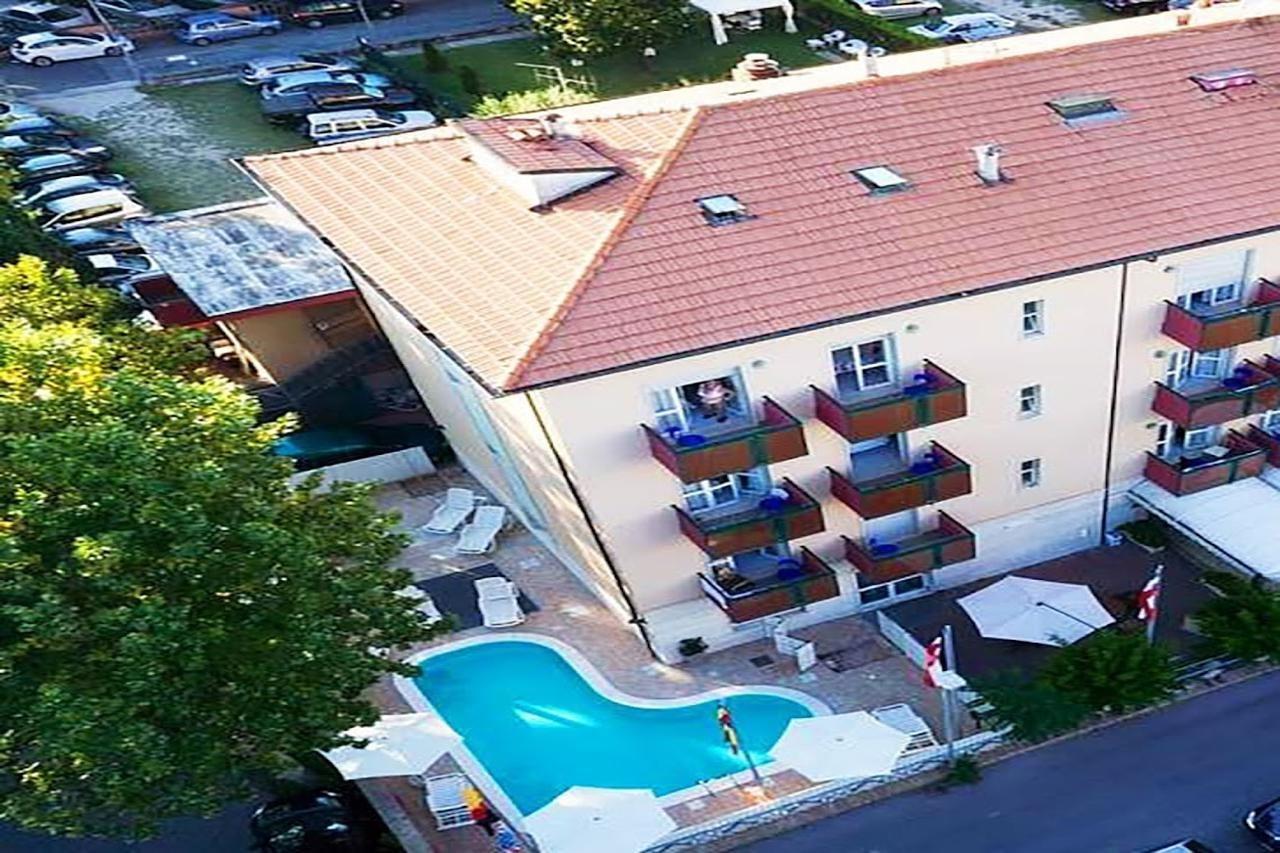 Aron Hotel Rimini Luaran gambar