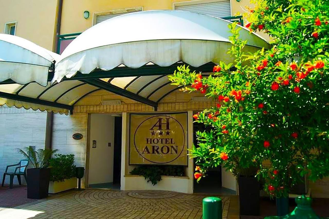 Aron Hotel Rimini Luaran gambar