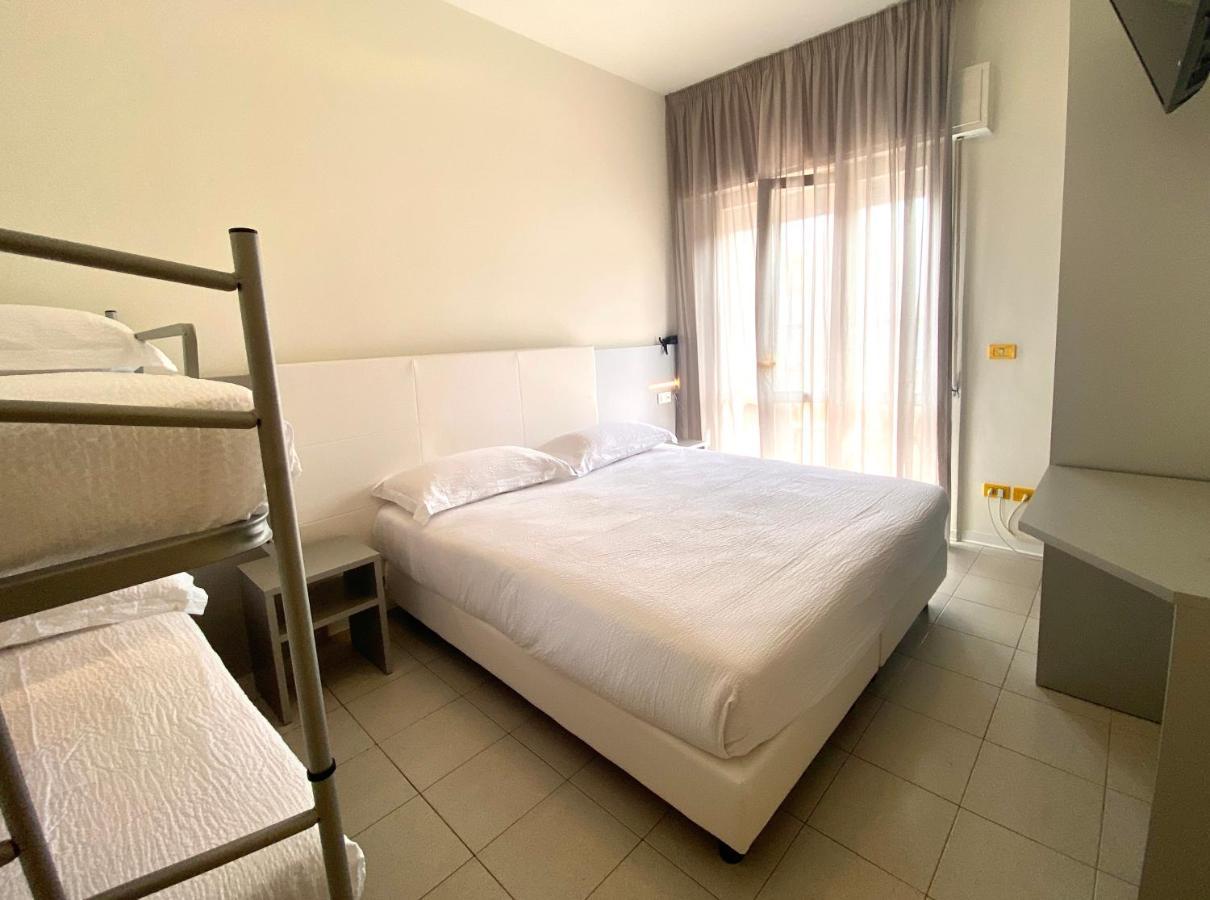 Aron Hotel Rimini Luaran gambar