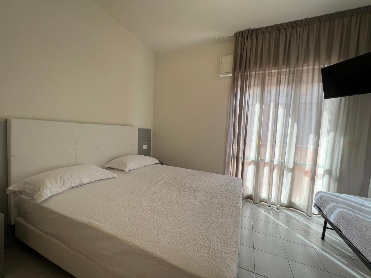 Aron Hotel Rimini Luaran gambar