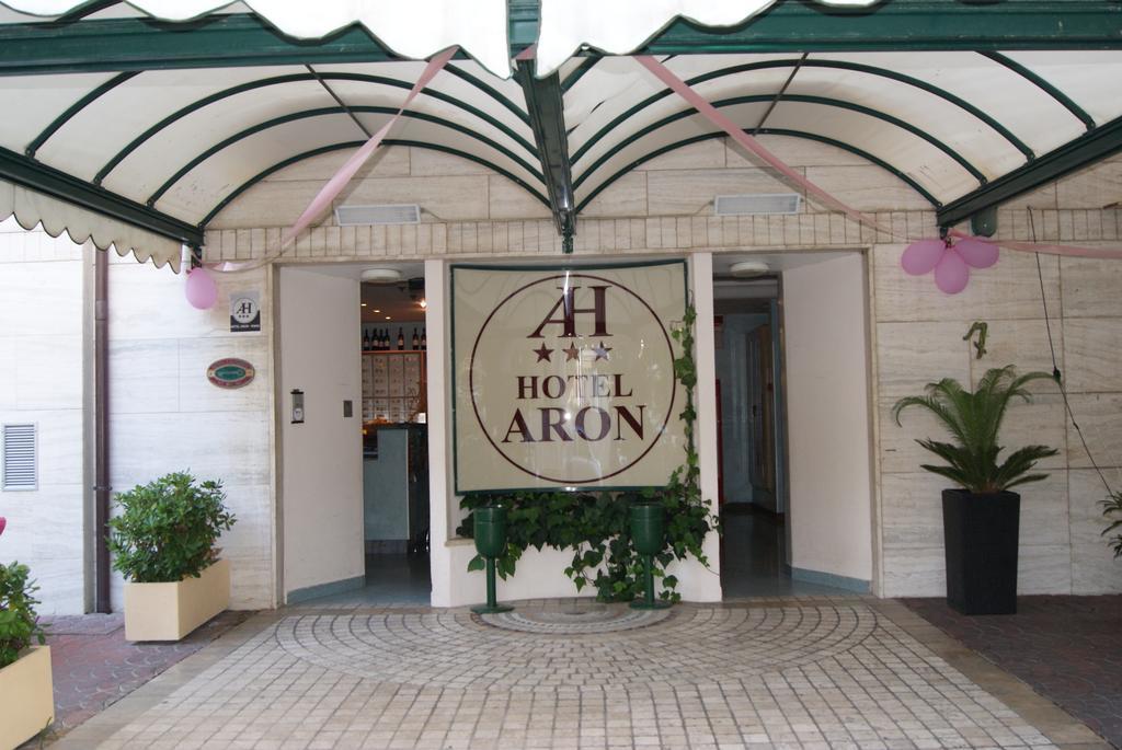 Aron Hotel Rimini Luaran gambar