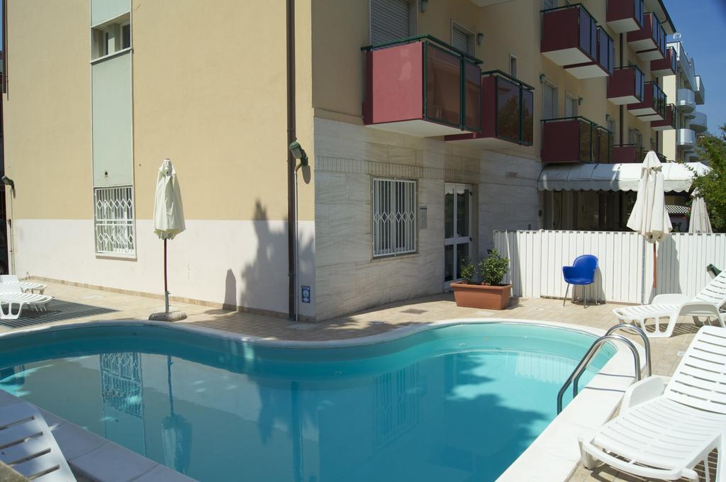 Aron Hotel Rimini Luaran gambar