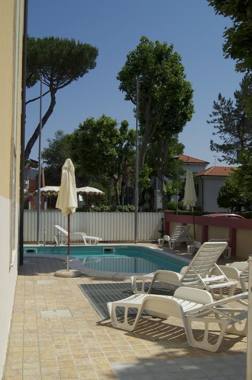 Aron Hotel Rimini Luaran gambar