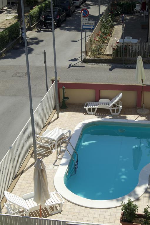 Aron Hotel Rimini Luaran gambar