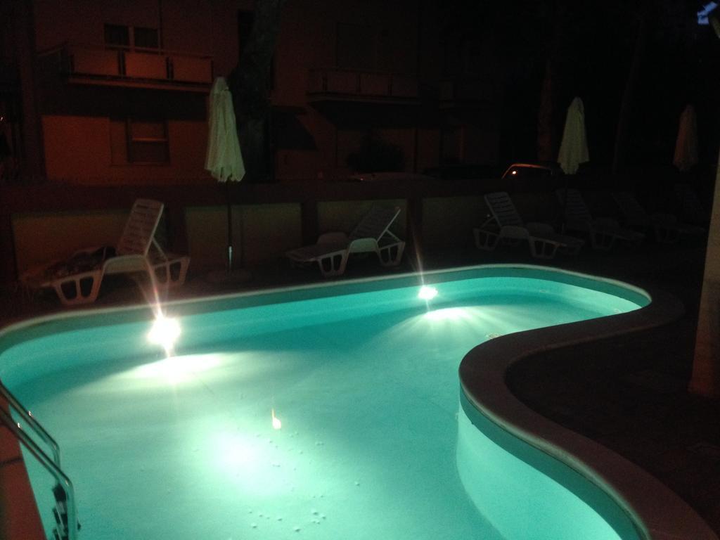 Aron Hotel Rimini Luaran gambar